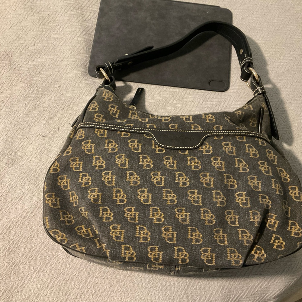 Dooney & Bourke 1975 signature East West Collins Shoulder Bag